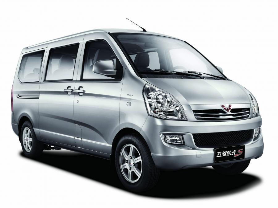  WuLing Rongguang S (LZW6410BF/PF) 2013 года  (фото 1 из 8)